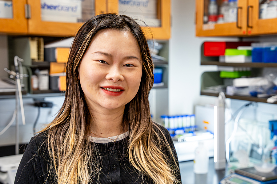 Yidan in a lab