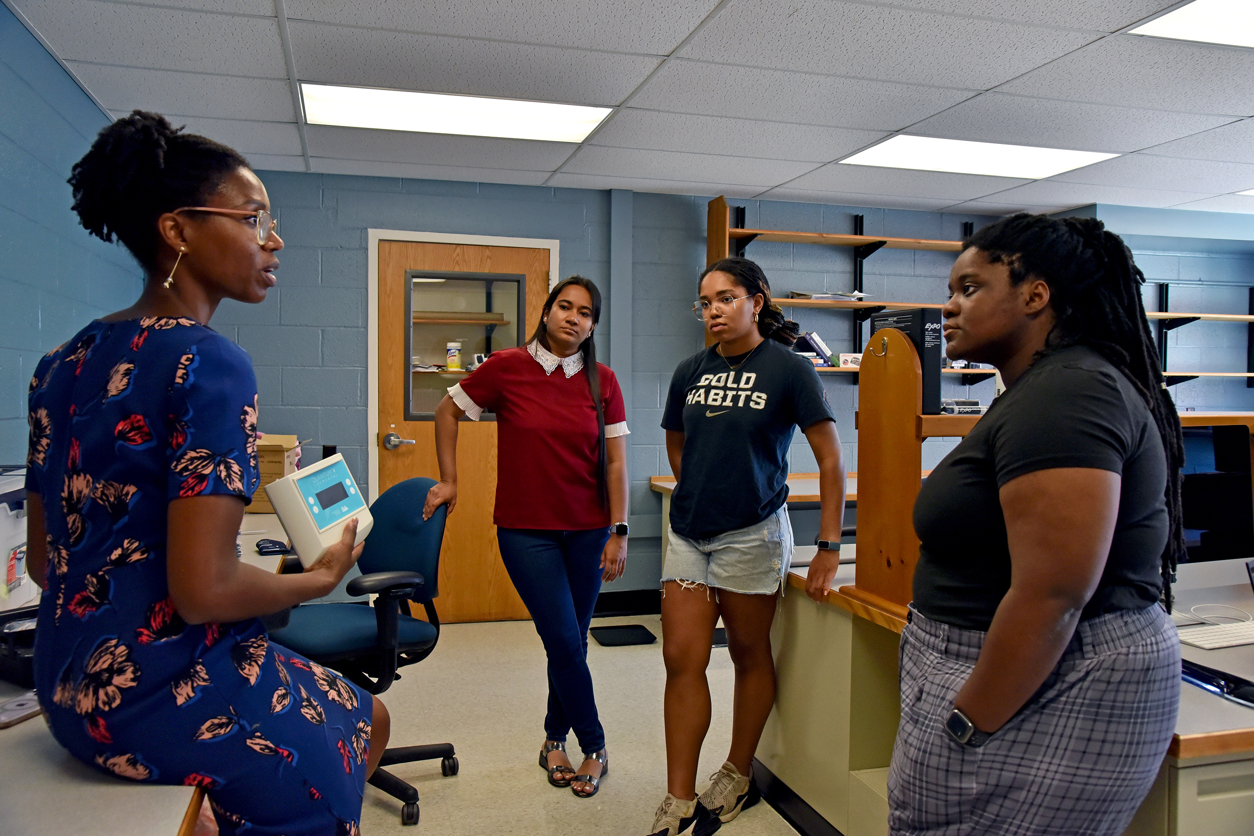 professor meeting with students